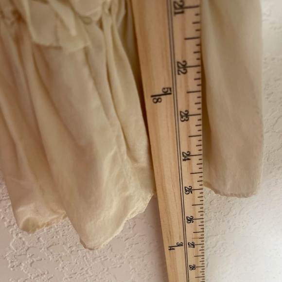 Alexis Silk Tunic Peasant Top Flare Sleeve Size XS Tiered Tie Front Cream - Picture 8 of 10